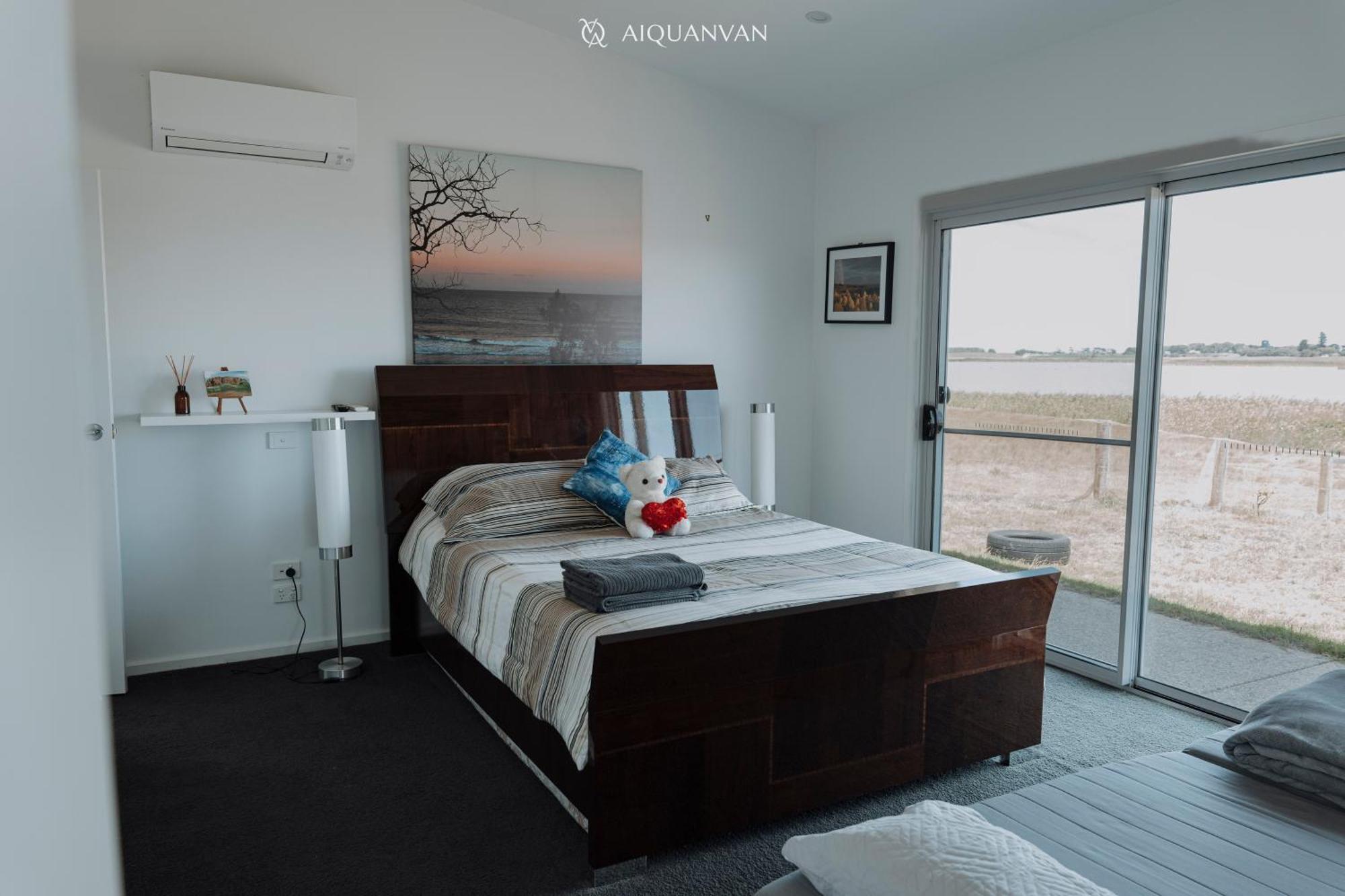 Coorong Island Retreat - Farm Stay At Pet Friendly Property Meningie Exterior photo